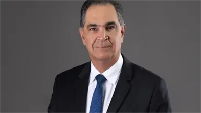 Acusan a Santiago Hazim de dirigir red de contratos irregulares en Senasa