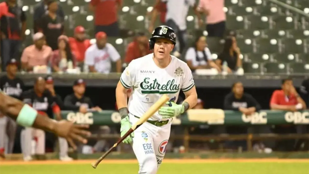 Estrellas dejan en el terreno a Leones con jonrón de Josh Lester y mucho más