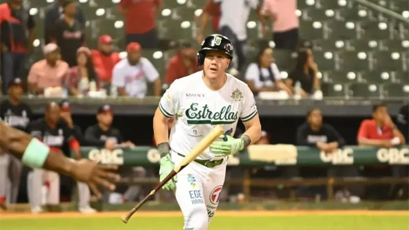 Estrellas dejan en el terreno a Leones con jonrón de Josh Lester y mucho más