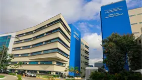 Dos heridos graves por explosión en el edificio In Tempo permanecen en la Unidad de Quemados del Aybar