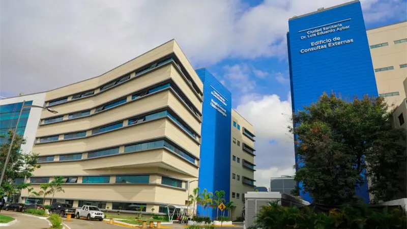 Dos heridos graves por explosión en el edificio In Tempo permanecen en la Unidad de Quemados del Aybar