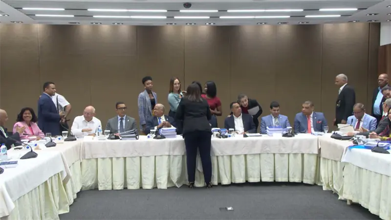 Comisión bicameral aprueba informe del Presupuesto 2026 sin incluir indexación salarial