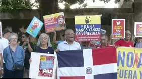 Manifestantes protestan en el Parque Independencia contra presencia militar de EEUU en RD Manifestantes protestan en el Parque Independencia contra presencia militar de EEUU en RD