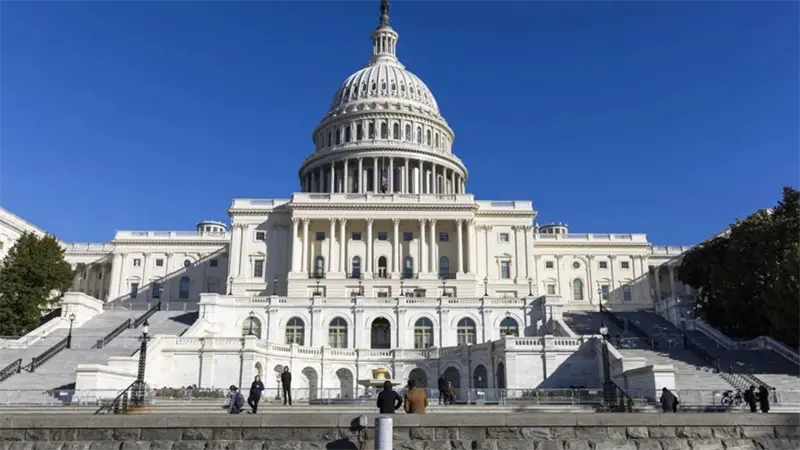 El Senado de EE.UU. tumba los dos proyectos sanitarios en vísperas del fin de Obamacare