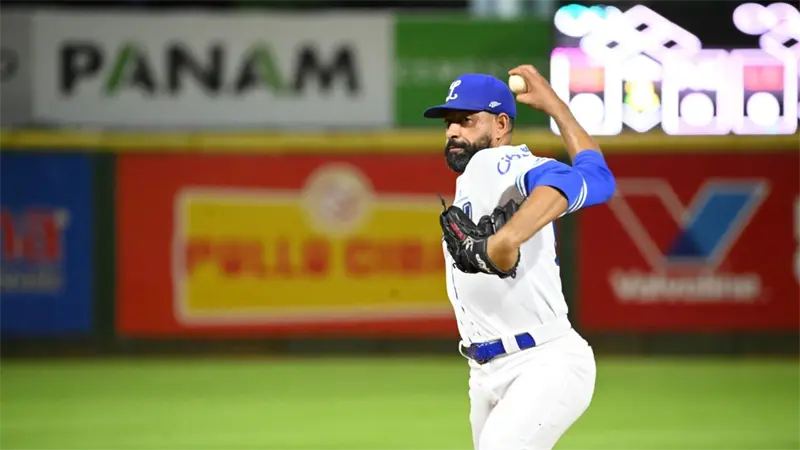 César Valdez lanza cinco entradas y guía victoria del Licey sobre Gigantes del Cibao