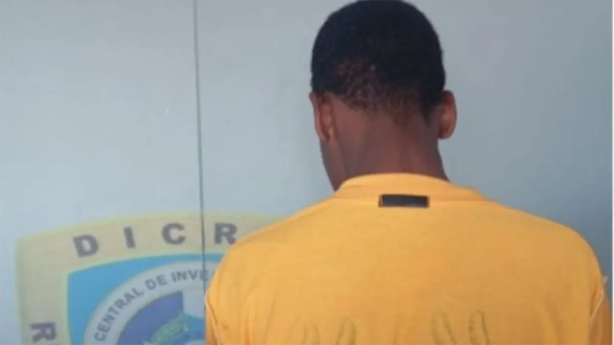 Policía Nacional arresta a dos por robo de celular en Puñal tras rápida persecución