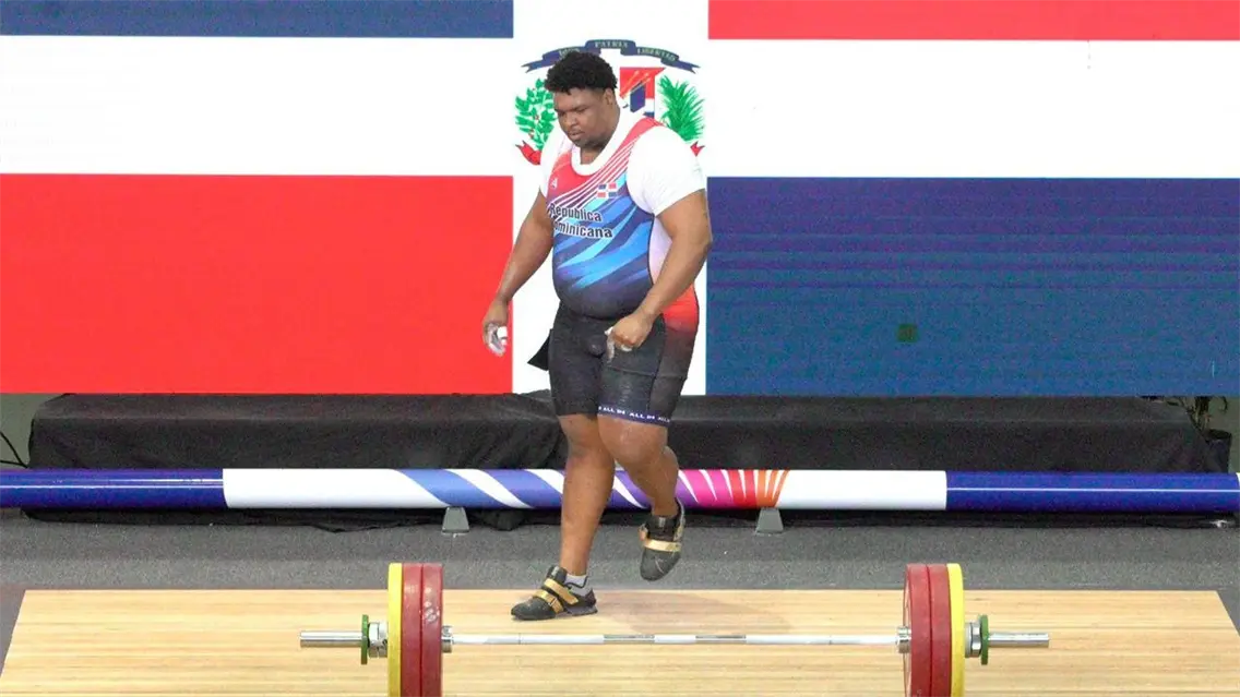 Ezequiel Germán gana tres medallas de bronce en clasificatorio pesas