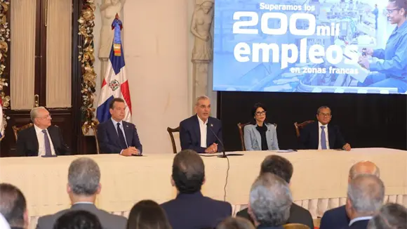 Abinader celebra cifra récord de 200,134 empleos directos en zonas francas