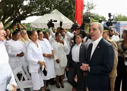 Abinader encabeza vig&eacute;sima cuarta graduaci&oacute;n de 40 nuevos cadetes de la Fuerza A&eacute;rea Dominicana