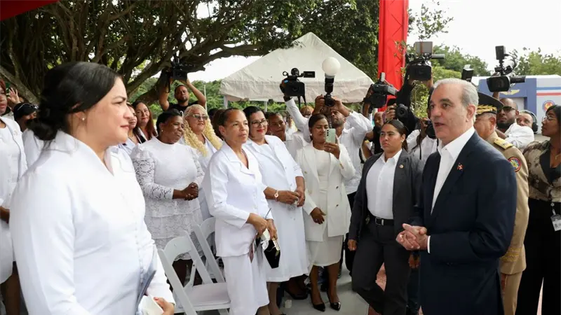 Abinader encabeza vigésima cuarta graduación de 40 nuevos cadetes de la Fuerza Aérea Dominicana