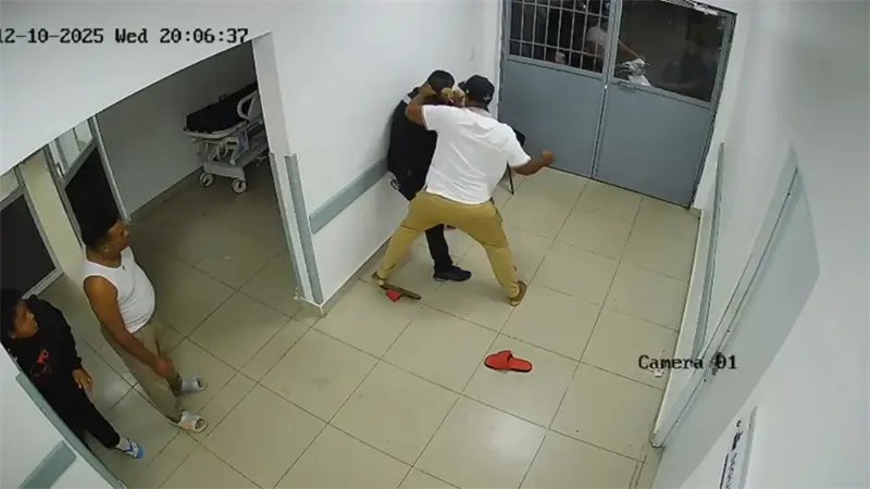 Arrestan a mujer tras incidente violento en el Hospital Morillo King de La Vega