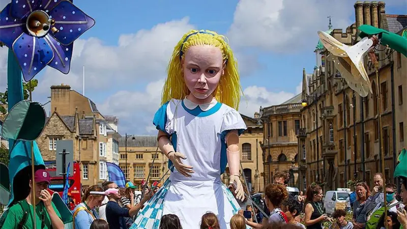 Donan a Oxford el ejemplar de Alicia en el país de las maravillas que guardaba Carroll