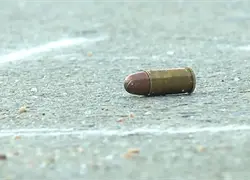 Polic&iacute;a investiga muerte de ni&ntilde;o de 10 a&ntilde;os en tiroteo en Villa Duarte; su madre y dos vecinos siguen hospitalizados