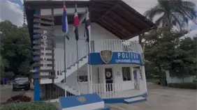 Incidente entre turistas y agentes de Politur en Jarabacoa Incidente entre turistas y agentes de Politur en Jarabacoa