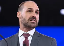 Los Bolsonaro lamentan la decisión de Trump de retirar las sanciones a un juez brasileño