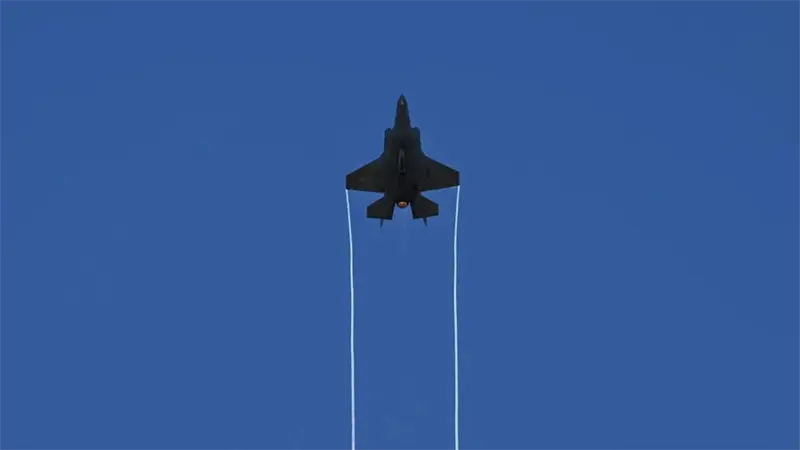 Venezuela denuncia intento de intimidación de EE.UU. con sobrevuelo de aviones de combate