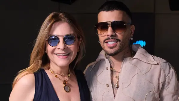 Carolina Mejía se reúne con Rauw Alejandro previo a su concierto gratuito en Santo Domingo