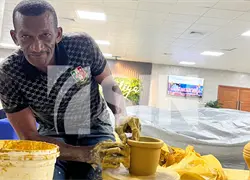 Fabio Mart&iacute;nez: 25 a&ntilde;os viviendo de la alfarer&iacute;a, el oficio que ha sostenido a su familia