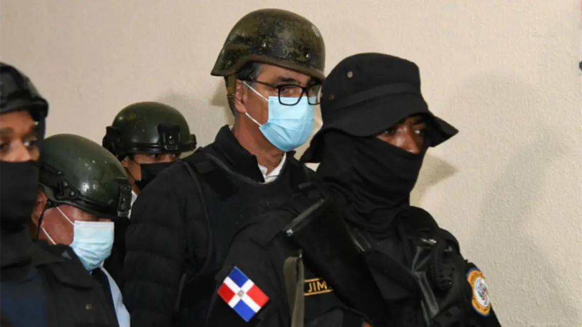 Audiencia del caso Senasa se retrasa mientras imputados esperan al juez Rigoberto Sena Audiencia del caso Senasa se retrasa mientras imputados esperan al juez Rigoberto Sena