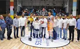 Ministro Kelvin Cruz entrega remozamiento del polideportivo y aporta al torneo de Barahona