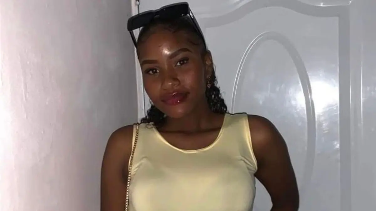 Muiere Adamis Félix Ortiz, de 17 años de edad en accidente carretera Monte Plata Plaza Cacique