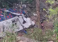 Al menos 12 muertos y 20 heridos al volcar autob&uacute;s con estudiantes en noroeste de Colombia