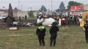 Al menos seis muertos tras la caída de una avioneta en el centro de México