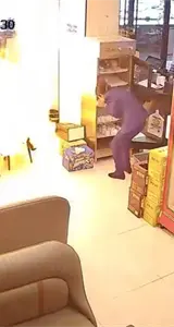 Una cena tranquila en China se convierte de repente en un caos Una cena tranquila en China se convierte de repente en un caos