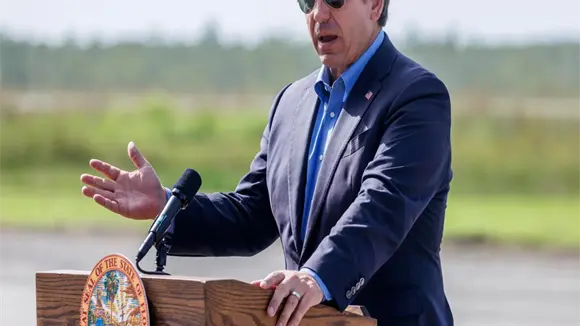 Florida insistir&aacute; en regular IA pese a la orden de Trump de tener &uacute;nica normativa federal