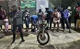 Ej&eacute;rcito detiene motociclista que guiaba grupo de 22 haitianos indocumentados en Dajab&oacute;n