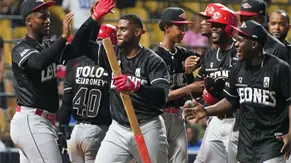 Leones borran déficit de seis carreras para vencer a Gigantes