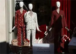 La Navidad cambia el protocolo de elegancia: &iquest;De gala o en pijama?