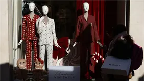 La Navidad cambia el protocolo de elegancia: ¿De gala o en pijama?