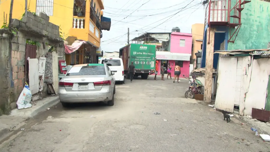 Arrestan a due&ntilde;a del veh&iacute;culo usado en doble homicidio