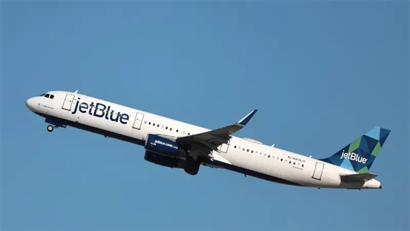 Un avi&oacute;n de JetBlue evita colisi&oacute;n con una aeronave militar de EE.UU. cerca de Venezuela