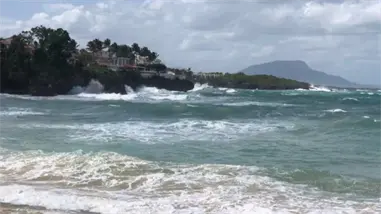 COE informa deterioro de condiciones mar&iacute;timas en costa norte de Rep&uacute;blica Dominicana
