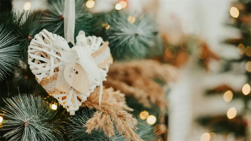 El origen de las decoraciones navide&ntilde;as y c&oacute;mo se convirtieron en un negocio millonario