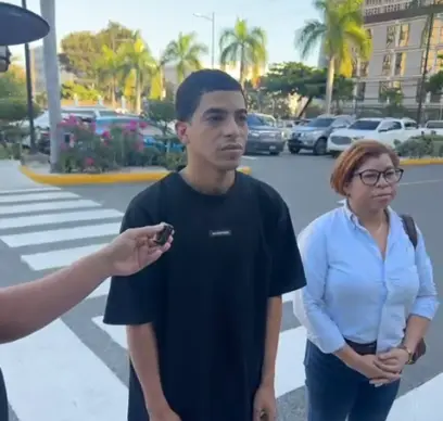 Presunto implicado en balacera donde un niño de 10 años y una mujer resultaron fallecidos, se entrega a la Policía