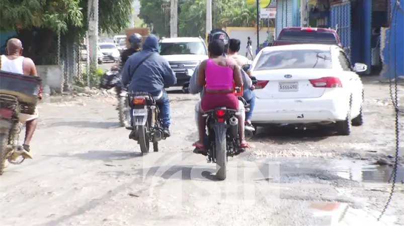 Residentes de Hato Nuevo amenazan con bloquear el tránsito por deterioro de calles
