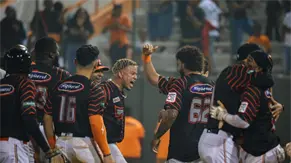 Toros dejan en el terreno a los Tigres y se acercan a la clasificación en el torneo