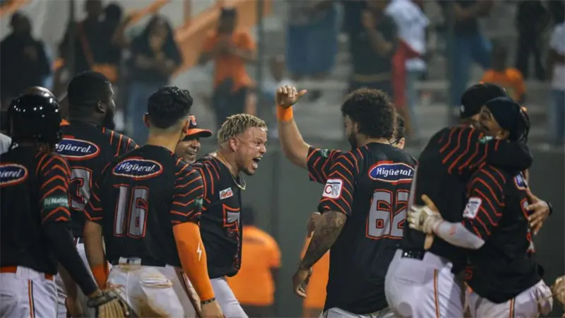 Toros dejan en el terreno a los Tigres y se acercan a la clasificaci&oacute;n en el torneo