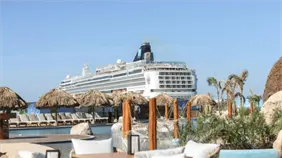 Sigmund Freund: "Por tercera vez, Cabo Rojo recibe dos cruceros simultáneamente" Sigmund Freund: "Por tercera vez, Cabo Rojo recibe dos cruceros simultáneamente"