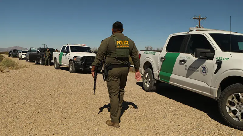 EE.UU. detendr&iacute;a a migrantes que salgan voluntariamente por la frontera sur, seg&uacute;n medios