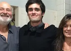 Cámaras captan arresto de Nick Reiner en Los Ángeles por asesinato de sus padres