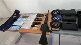 Policía ocupa armas de fuego y objetos ilícitos durante allanamientos en La Vega y Barahona Policía ocupa armas de fuego y objetos ilícitos durante allanamientos en La Vega y Barahona