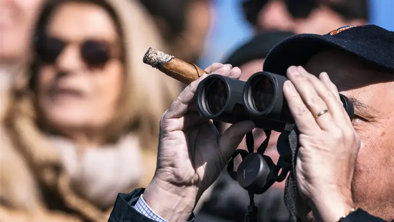 Una ONG denuncia a Tik Tok y Grindr por compartir datos sobre la sexualidad de usuarios