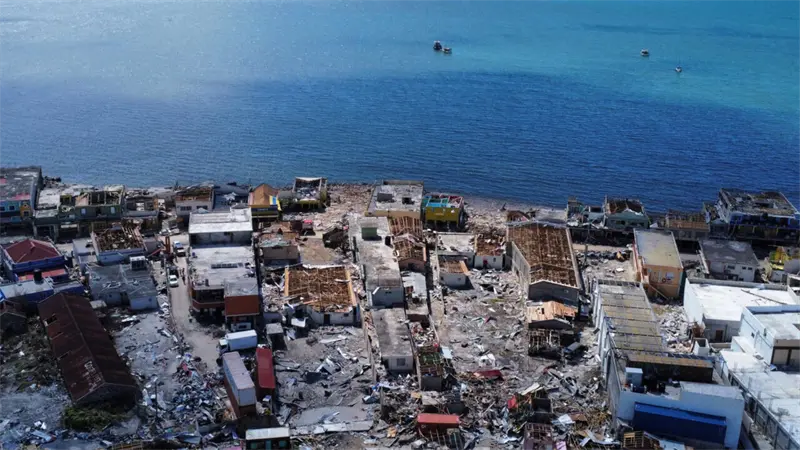 El sector turístico de Jamaica está recuperado al 71 % tras el paso del huracán Melissa