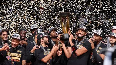 Los Knicks doblegan a los Spurs y conquistan la NBA Cup Los Knicks doblegan a los Spurs y conquistan la NBA Cup