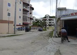 Residentes de Respaldo Sara Gabriela viven entre polvo y lodazales