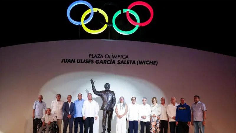 Fundación Juan Ulises García Saleta, inaugura plaza olímpica en honor al padre del olimpismo